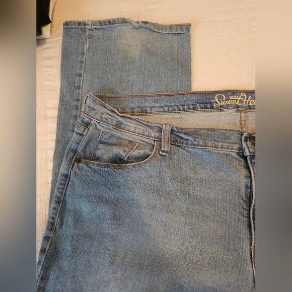 Old Navy The Sweet Heart Plus Size Jeans - Picture 2 of 5
